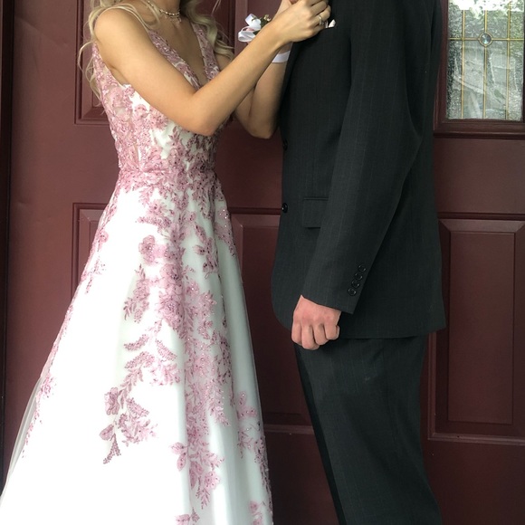 Brooklyn and Bailey x Camille La Vie prom dress - Picture 2 of 3